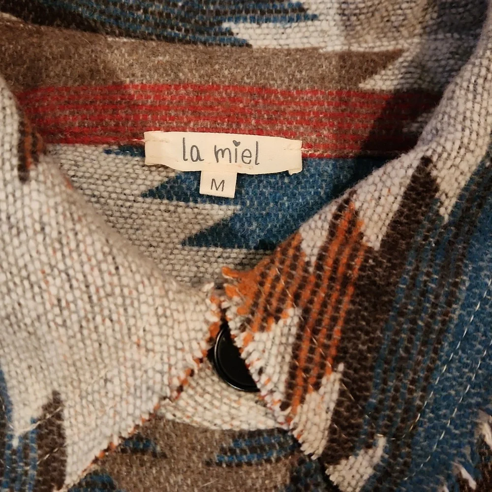 Aztec Shacket - Picture 5 of 6